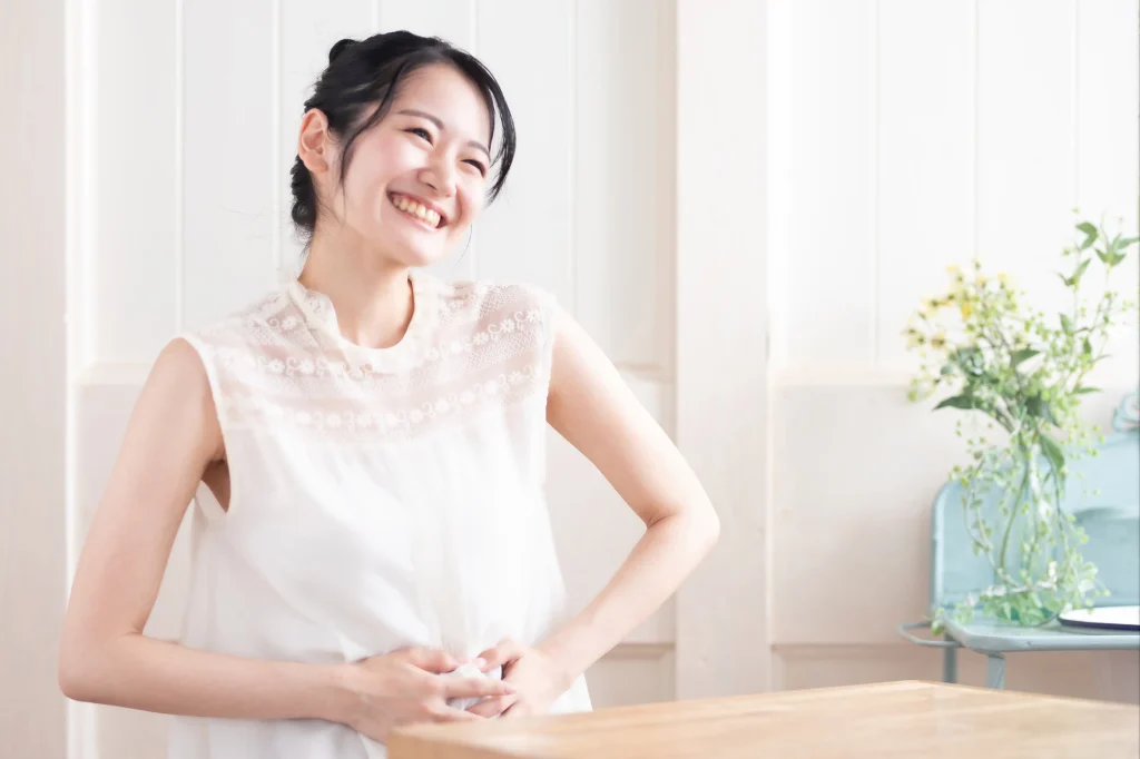 笑顔の妊婦